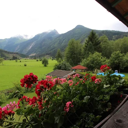 Lägenhet Neukirchen Near Slopes